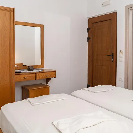 Apartament Akrotiri *