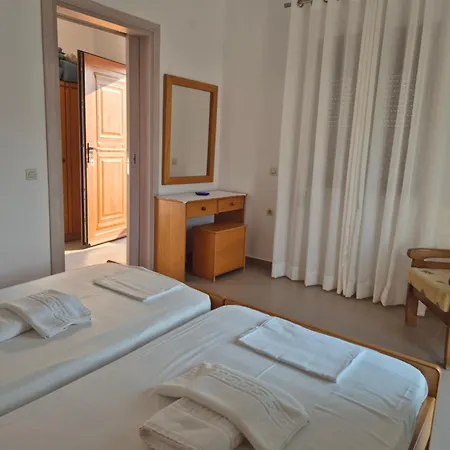 Akrotiri Apartment